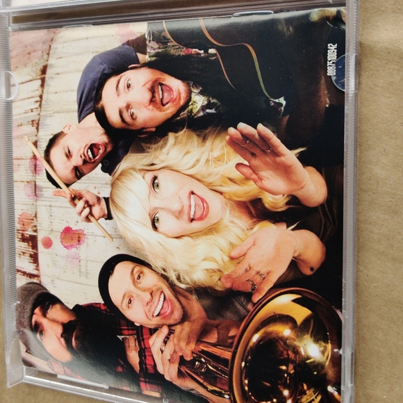 Walk of the earth sing it all away - Picture 2 of 6